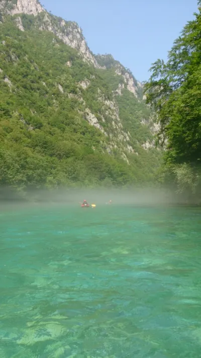 Départ du 2° jour, la brume devient plus dense à l'approche des rapides